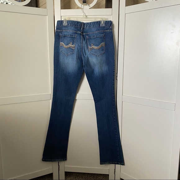 Rue21 Skinny boot cut jeans with a flare at the bottom. Size Long 9/10 - Picture 3 of 10